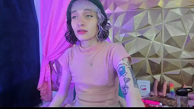 Snapshot of neeko_princes chatting on 12-16-24, 12:16 neeko princes online show from 12-16-24, 12:16