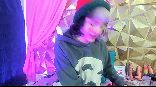 Snapshot of neeko_princes chatting on 12-23-24, 12:19 neeko princes online show from 12-23-24, 12:19