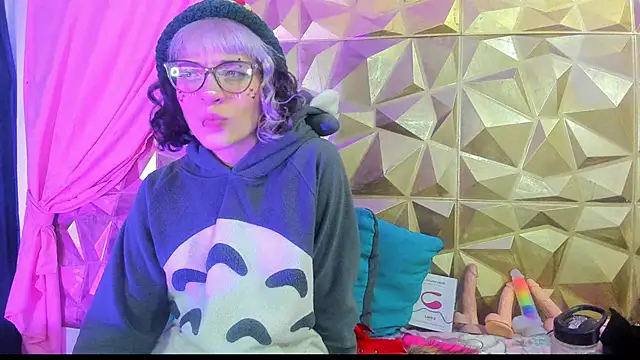 Snapshot of neeko_princes chatting on 12-23-24, 03:23 neeko princes online show from 12-23-24, 03:23