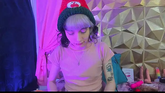 Snapshot of neeko_princes chatting on 12-24-24, 11:49 neeko princes online show from 12-24-24, 11:49