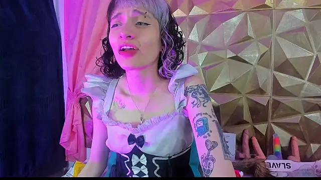 Snapshot of neeko_princes chatting on 01-05-25, 12:10 neeko princes online show from 01-05-25, 12:10