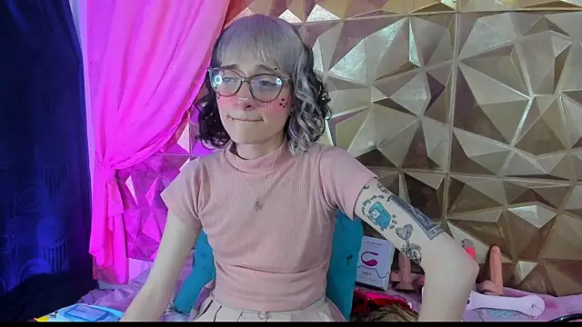 Snapshot of neeko_princes chatting on 01-18-25, 03:16 neeko princes online show from 01-18-25, 03:16