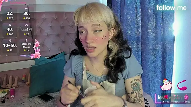 Snapshot of neeko_princes chatting on 05-18-26, 12:33 neeko princes online show from 05-18-26, 12:33