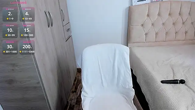 emily1  online show from 03-04-25, 06:18