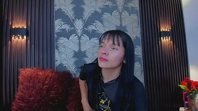 Snapshot of _shantal_smith chatting on 10-30-25, 04:30 shantal smith online show from 10-30-25, 04:30