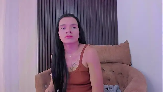 Snapshot of _shantal_smith chatting on 11-30-25, 05:06 shantal smith online show from 11-30-25, 05:06