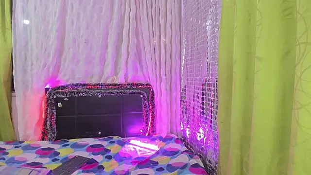 Snapshot of Megan_Miles02 chatting on 01-05-25, 06:35 Megan Miles02 online show from 01-05-25, 06:35