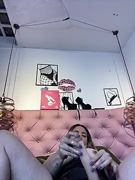 Snapshot of antonella87 chatting on 06-03-26, 11:32 antonella87 online show from 06-03-26, 11:32