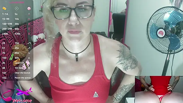 ViickySexy online show from 09-25-25, 07:50