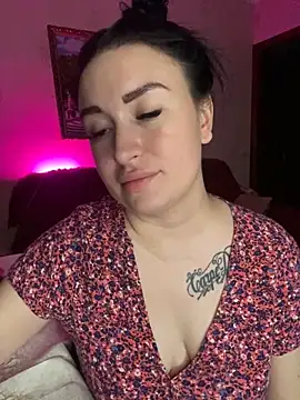 Roxana Bell online show from 03-12-25, 01:25