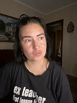 Snapshot of Roxana_Bell chatting on 06-12-26, 10:03 Roxana Bell online show from 06-12-26, 10:03