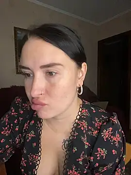 Snapshot of Roxana_Bell chatting on 07-28-26, 07:39 Roxana Bell online show from 07-28-26, 07:39