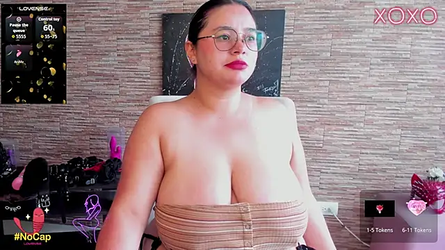 Snapshot of alice_cullenbbw chatting on 11-17-25, 02:34 alice cullenbbw online show from 11-17-25, 02:34