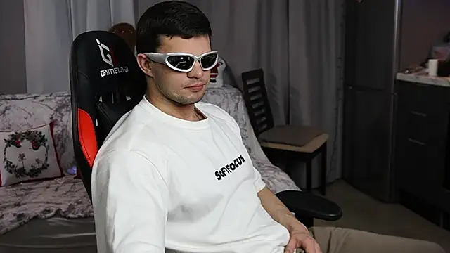 Snapshot of danielkraigforu chatting on 01-28-25, 07:21 danielkraigforu online show from 01-28-25, 07:21