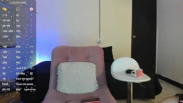 Snapshot of liily_moore chatting on 02-24-25, 09:21 liily moore online show from 02-24-25, 09:21