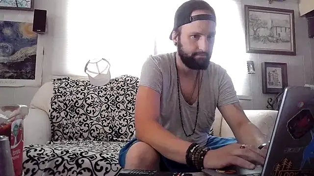 BobbyQ29 online show from 04-22-26, 06:31