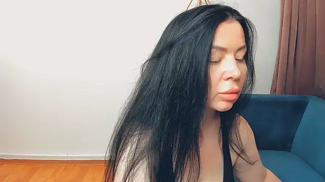 LayaFlow online show from 06-17-26, 07:55