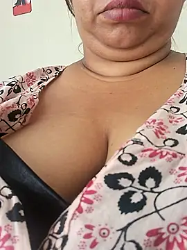 Ravina patil1 online show from 05-31-26, 05:26