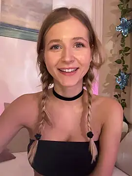 LunaRase online show from 02-20-25, 05:40