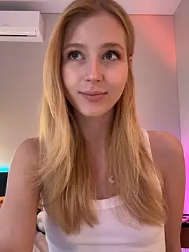 LunaRase online show from 05-21-26, 10:22