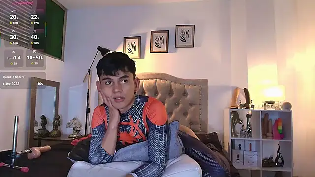 EstebanPerez  online show from 10-23-25, 11:46