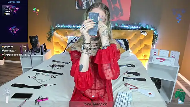 Snapshot of Mary_Xextra chatting on 01-08-25, 04:12 Mary Xextra online show from 01-08-25, 04:12