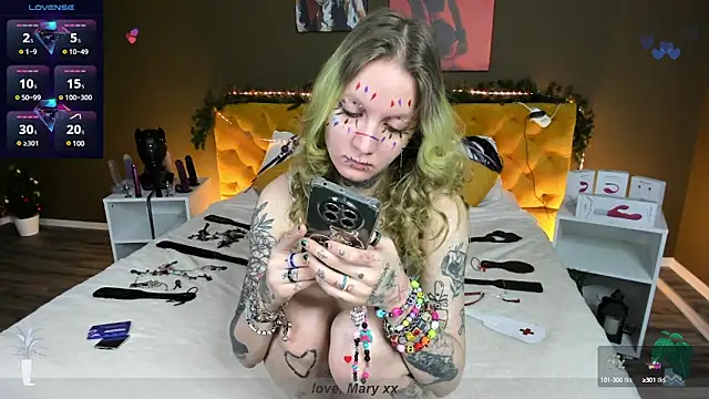 Snapshot of Mary_Xextra chatting on 01-11-25, 01:16 Mary Xextra online show from 01-11-25, 01:16