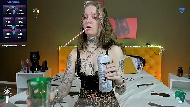 Snapshot of Mary_Xextra chatting on 02-27-25, 04:09 Mary Xextra online show from 02-27-25, 04:09