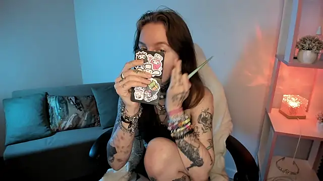 Snapshot of Mary_Xextra chatting on 09-23-25, 12:02 Mary Xextra online show from 09-23-25, 12:02