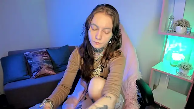 Snapshot of Mary_Xextra chatting on 09-27-25, 12:15 Mary Xextra online show from 09-27-25, 12:15