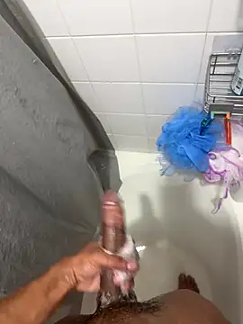 Snapshot of kingoqueens chatting on 12-15-25, 07:29 kingoqueens online show from 12-15-25, 07:29