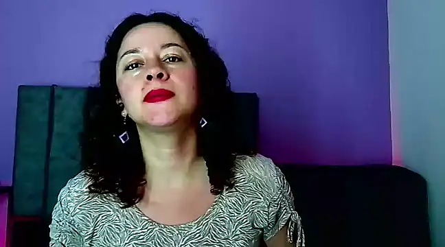 Snapshot of ArtesanaMK chatting on 01-25-25, 05:30 ArtesanaMK online show from 01-25-25, 05:30