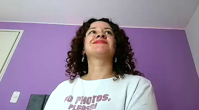 Snapshot of ArtesanaMK chatting on 02-07-25, 08:31 ArtesanaMK online show from 02-07-25, 08:31