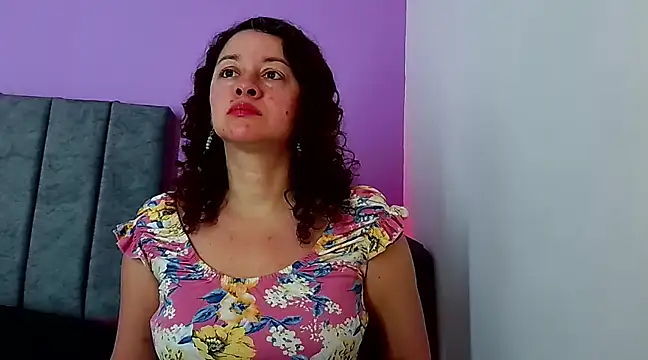 Snapshot of ArtesanaMK chatting on 02-09-25, 05:11 ArtesanaMK online show from 02-09-25, 05:11