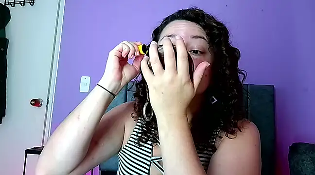 Snapshot of ArtesanaMK chatting on 02-11-25, 05:07 ArtesanaMK online show from 02-11-25, 05:07