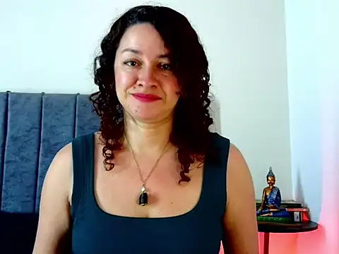 Snapshot of ArtesanaMK chatting on 09-09-25, 05:23 ArtesanaMK online show from 09-09-25, 05:23