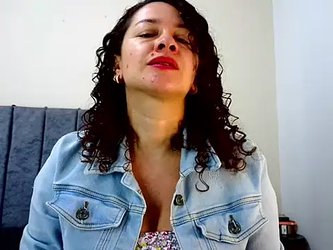 Snapshot of ArtesanaMK chatting on 09-14-25, 11:09 ArtesanaMK online show from 09-14-25, 11:09