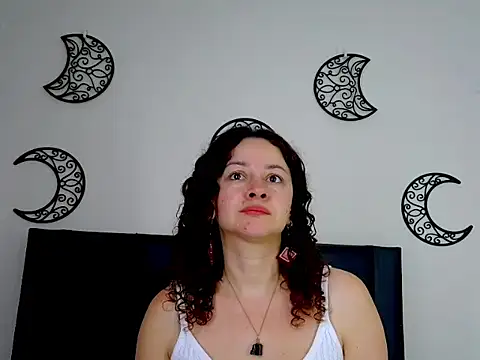 Snapshot of ArtesanaMK chatting on 09-18-25, 05:26 ArtesanaMK online show from 09-18-25, 05:26