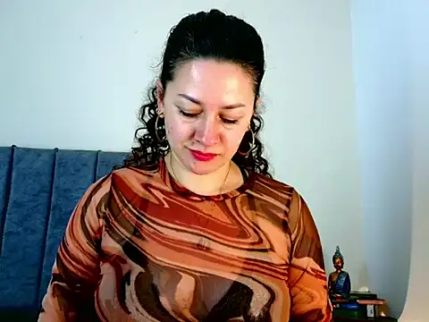 Snapshot of ArtesanaMK chatting on 09-20-25, 05:47 ArtesanaMK online show from 09-20-25, 05:47