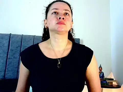 Snapshot of ArtesanaMK chatting on 09-25-25, 05:16 ArtesanaMK online show from 09-25-25, 05:16