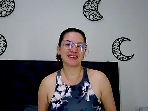 Snapshot of ArtesanaMK chatting on 09-26-25, 11:25 ArtesanaMK online show from 09-26-25, 11:25