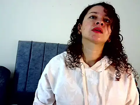 Snapshot of ArtesanaMK chatting on 09-28-25, 11:26 ArtesanaMK online show from 09-28-25, 11:26