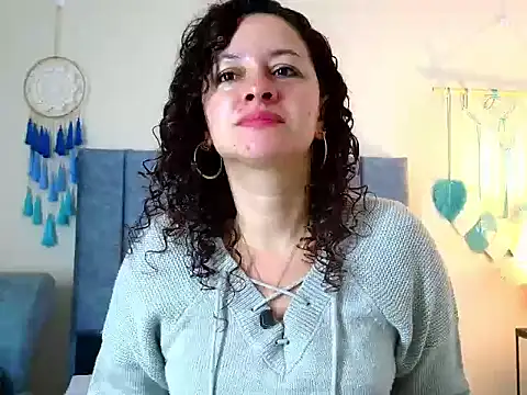 Snapshot of ArtesanaMK chatting on 10-13-25, 11:21 ArtesanaMK online show from 10-13-25, 11:21