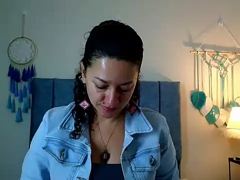 Snapshot of ArtesanaMK chatting on 10-14-25, 11:33 ArtesanaMK online show from 10-14-25, 11:33