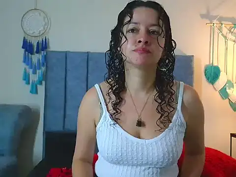 Snapshot of ArtesanaMK chatting on 10-21-25, 11:22 ArtesanaMK online show from 10-21-25, 11:22