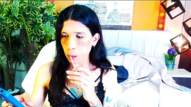 Snapshot of SaraSofia44 chatting on 06-14-26, 04:25 SaraSofia44 online show from 06-14-26, 04:25