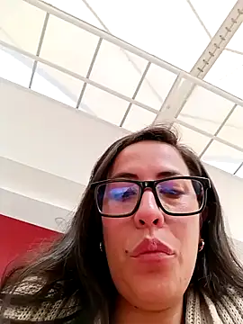 Snapshot of Lena-32 chatting on 12-12-24, 06:31 Lena-32 online show from 12-12-24, 06:31