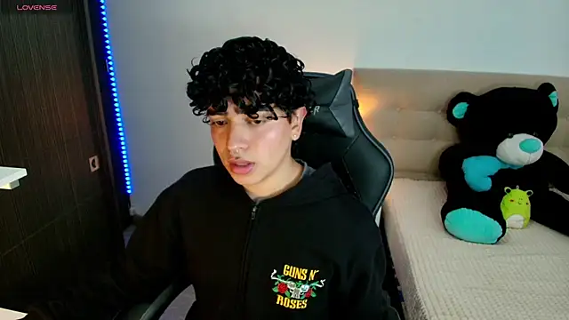  nickconnor01 online show from 12-02-24, 09:17