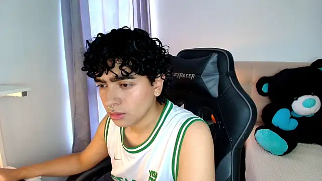  nickconnor01 online show from 12-08-24, 08:04