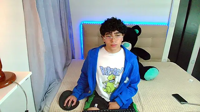  nickconnor01 online show from 01-02-25, 10:55